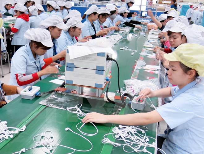 Dây chuyền sản xuất tai nghe điện thoại thông minh của Công ty trách nhiệm hữu hạn Glonics Việt Nam.